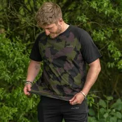 T-Shirt Avid Carp Distortion Camo Lite 6 T-Shirt Avid Carp Distortion Camo Lite -Fox Magasin t shirt avid carp distortion camo lite 1