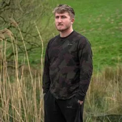 T-Shirt Manches Longues Avid Carp Distortion Camo Lite Long Sleeve -Fox Magasin t shirt manches longues avid carp distortion camo lite long sleeve 3